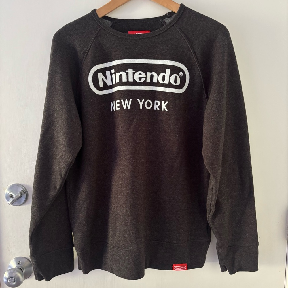 Nintendo Seal New York Charcoal Black Sweater Exclusive Mens Small